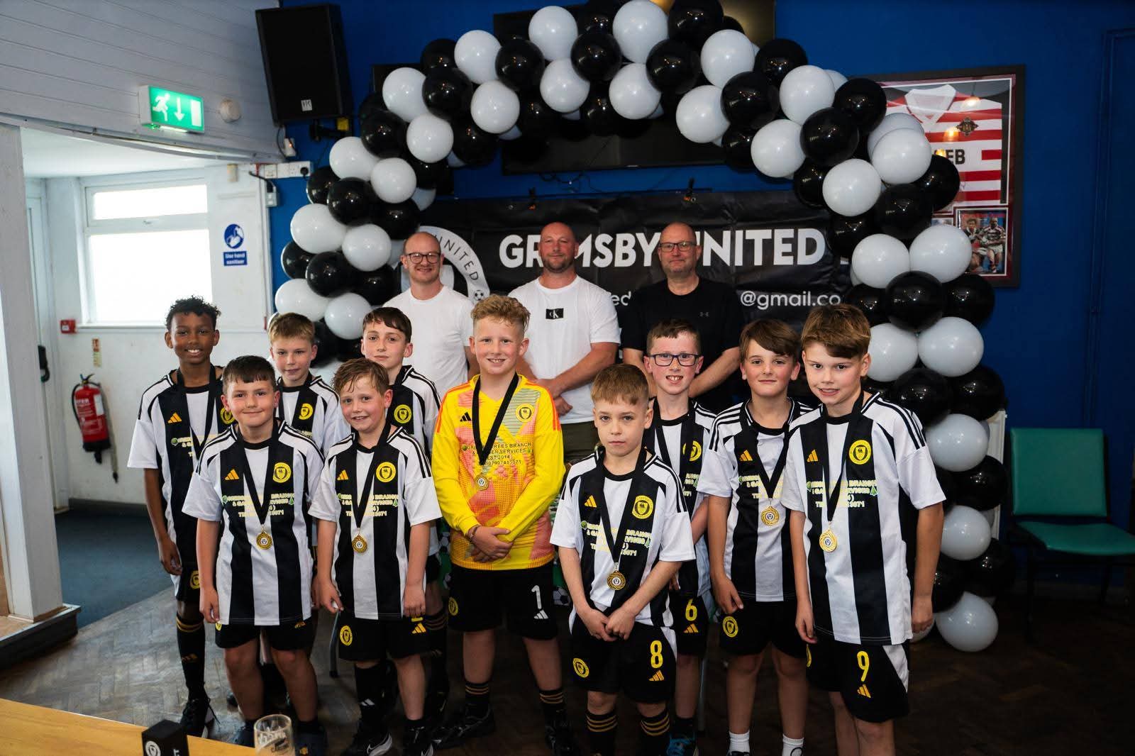 Grimsby United U11 Grimbarians team photo with Joe Fitzgerald