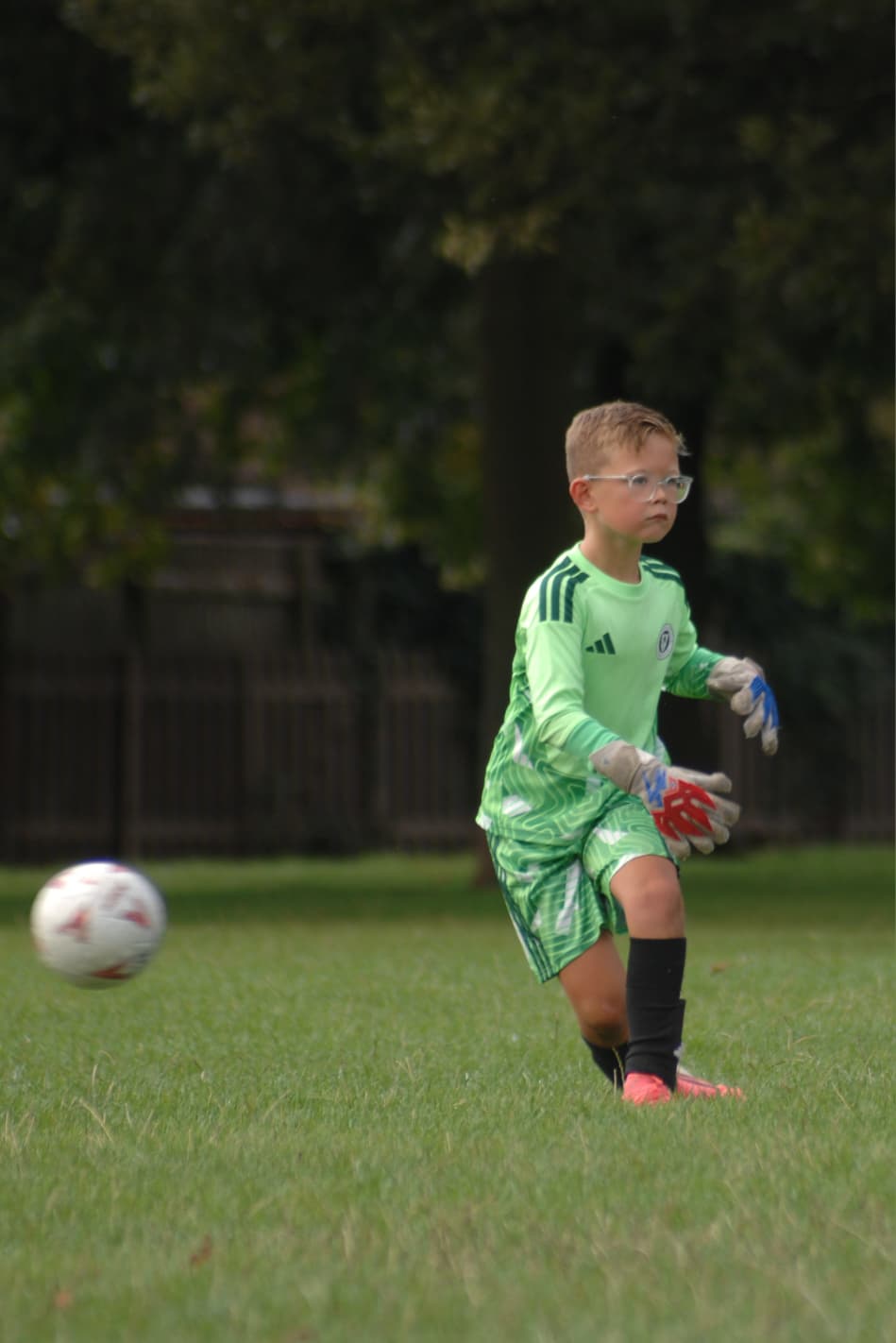 Grimsby United U8 Cosmos matchday action